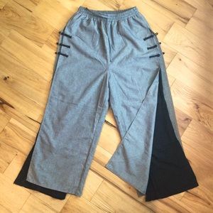Chinese Knot Button Split Leg Pants